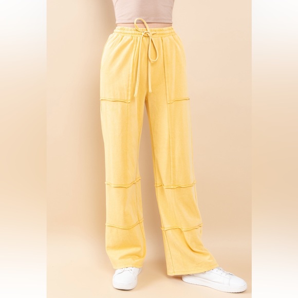 29 Mineral washed french terry fabric - Picture 2 of 4